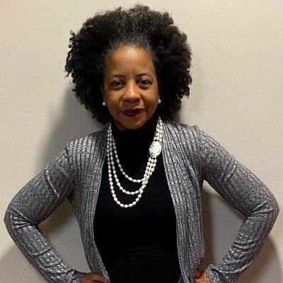 Profile Picture of Dr. Angela Hooks (@angchronicles) on Twitter