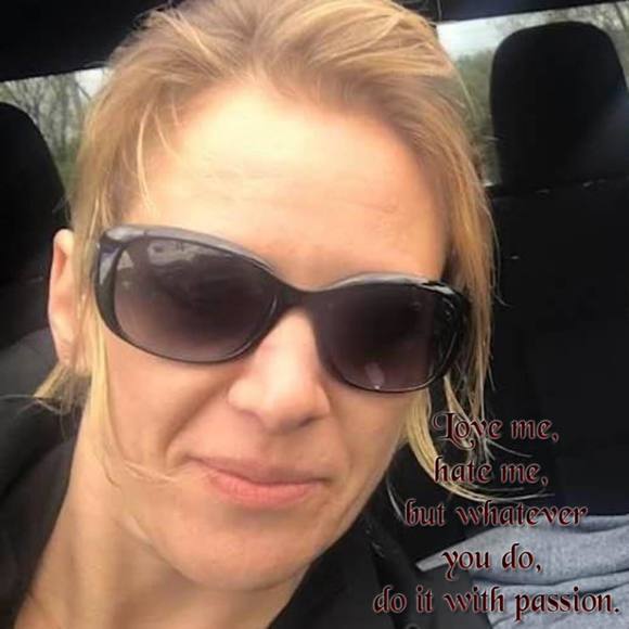 Profile Picture of Sarah Adderly (@sarahadderly) on Poshmark