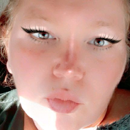 Tess Brown - Tiktok Profile Picture of Tess Brown (@hot.mess.tess.17) on Tiktok