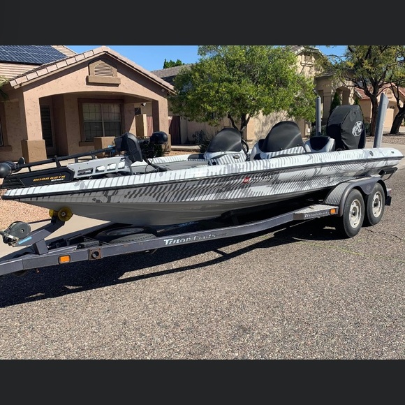 Profile Picture of Neal Robertson (@nealrobertson) on Poshmark