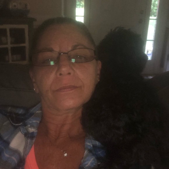 Profile Picture of Lisa Stricklin (@purplelily777) on Poshmark