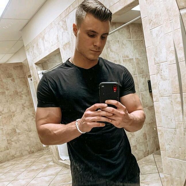 Profile Picture of user4223042046915 (@jamesdalto75) on Tiktok