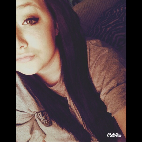 Profile Picture of Hannah Spry (@hannahleebaby) on Poshmark