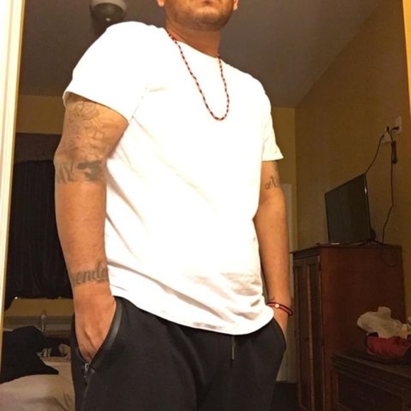 Profile Picture of Vega Vega (@danielvegae1988) on Poshmark