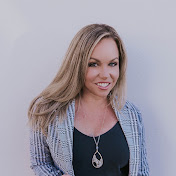 Profile Picture of Shannon Minsch (@WeLiveWhereTheyVacation) on Youtube