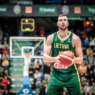 Profile Picture of Donatas Motiejunas (@DonatasMot) on Twitter