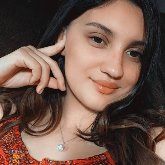 Profile Picture of Kimberly Castorena (@kimmycastorena) on Poshmark