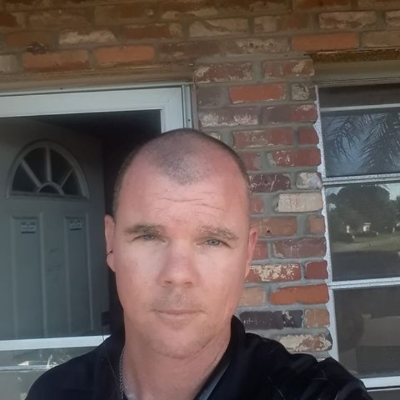 Profile Picture of Joshua Clements (@joshuaclemen476) on Poshmark