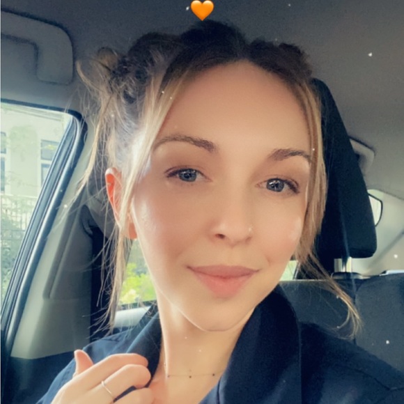 Profile Picture of Danielle Lycklama (@dlycklama) on Poshmark