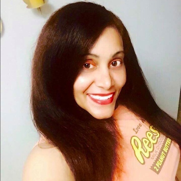 Profile Picture of Janet Barrett (@janetchange123) on Poshmark