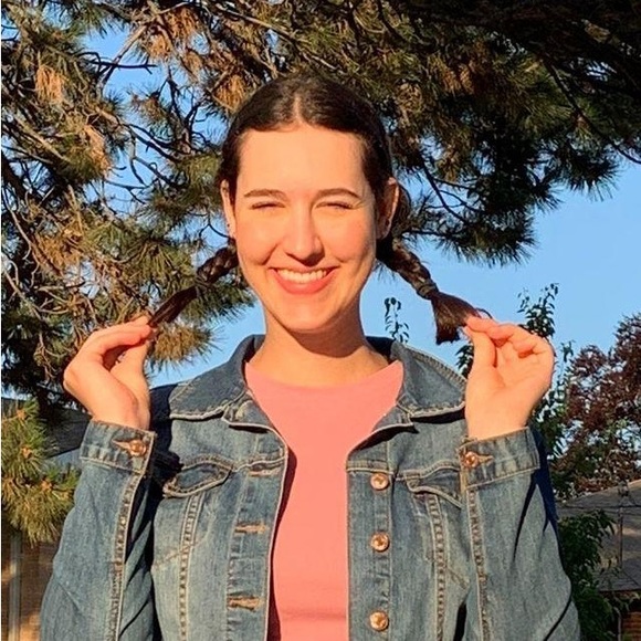 Audrey Batulis - Poshmark Profile Picture of Audrey Batulis (@audreyjudy) on Poshmark