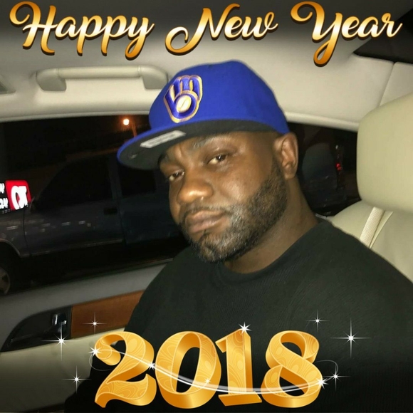 Profile Picture of Chris Clinton (@chris_clinton) on Poshmark