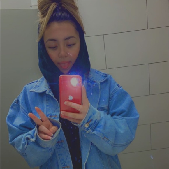 Profile Picture of Catherine Bilousov (@cbilousov) on Poshmark