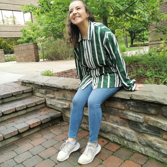 Profile Picture of Melissa Skorupan (@melskor) on Poshmark