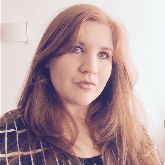 Profile Picture of Elizabeth Boyce (@erboyce) on Poshmark