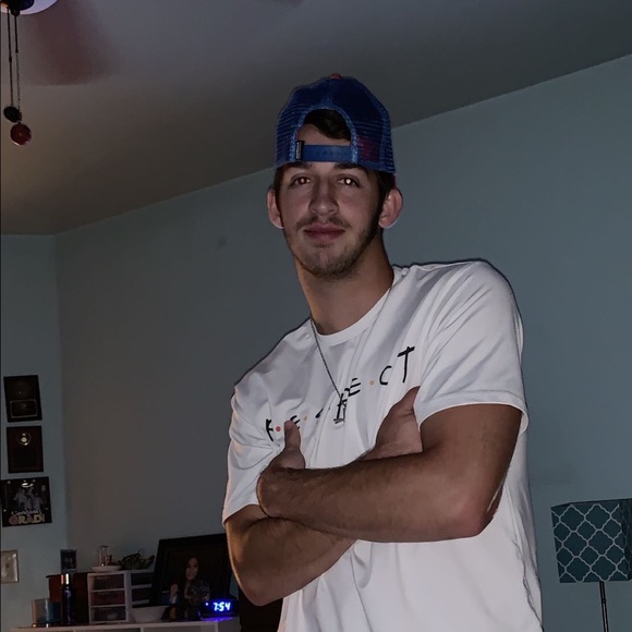 Profile Picture of Peyton Owens (@pey10418) on Poshmark