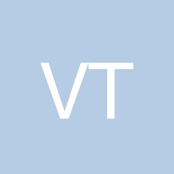 Profile Picture of Valentina Tunaj (@valentinatunaj) on Poshmark
