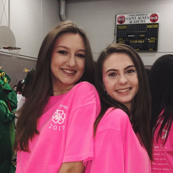 Grace Meyne - Poshmark Profile Picture of Grace Meyne (@gmeyne1) on Poshmark