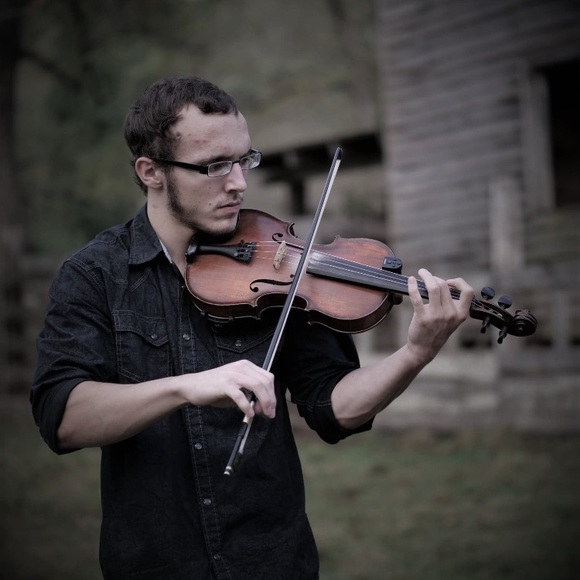 Profile Picture of Isaac Ray (@irayeadg) on Poshmark