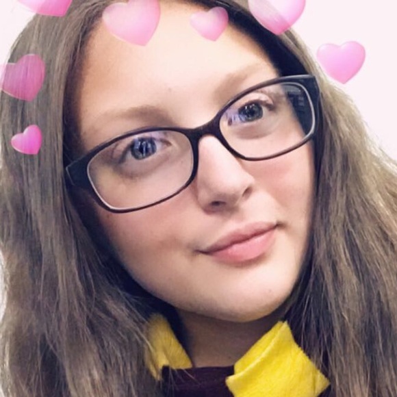 Profile Picture of Lucy Porter (@northymarie) on Poshmark