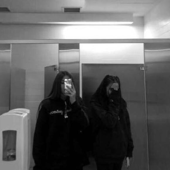 Profile Picture of Hailey Perreault (@haileyperrea269) on Poshmark