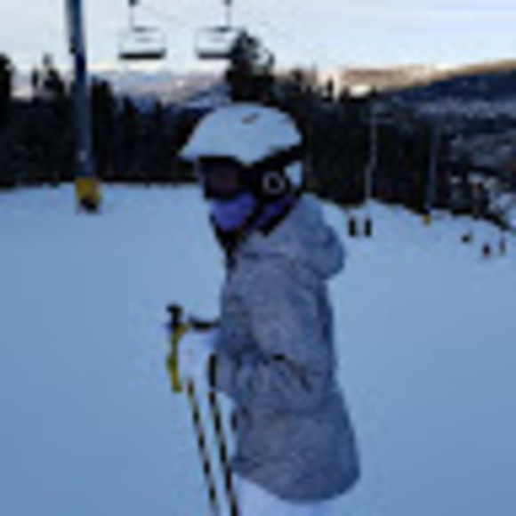 Profile Picture of Annika Stoakes (@annikastoakes) on Poshmark