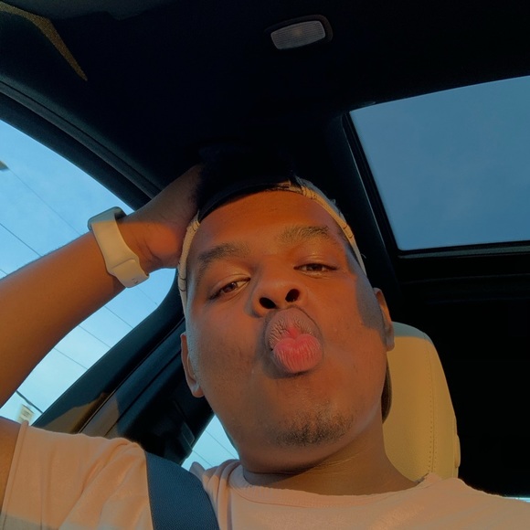 Profile Picture of Corey Hunter (@coreyh2020) on Poshmark