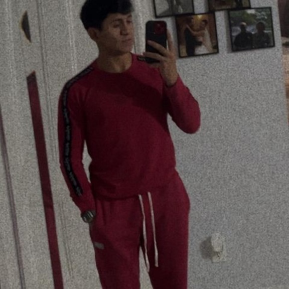 Profile Picture of Ariel Alvarado (@amurcia22) on Poshmark