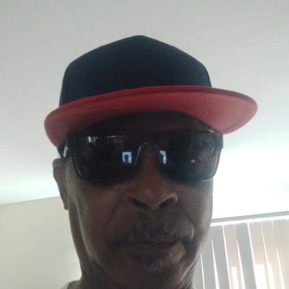 Profile Picture of Joe Ricks (@joericks248) on Poshmark