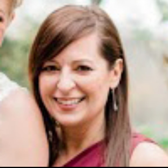 Profile Picture of Linda Bourdeaux (@lindamaybe) on Poshmark
