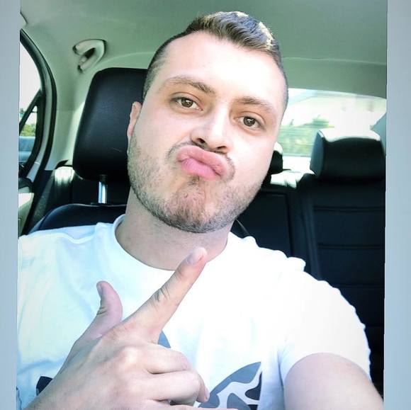 Profile Picture of Ivan Osorio montoya (@ivanoso) on Poshmark