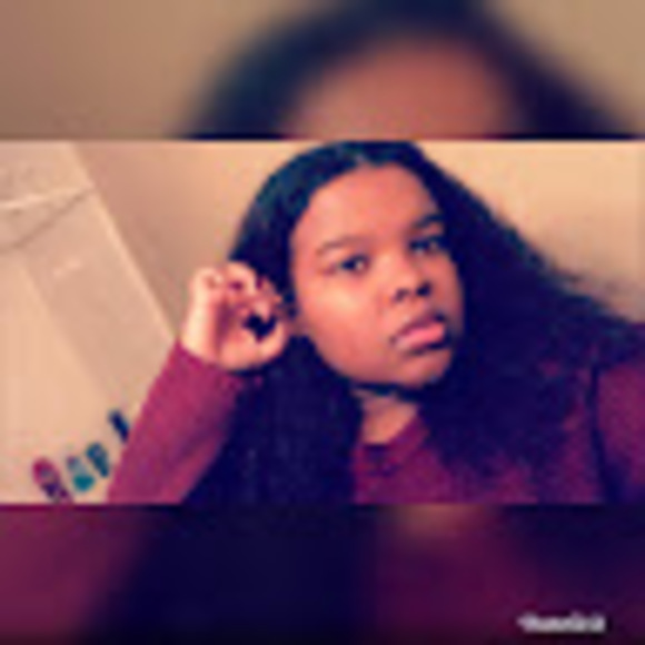Profile Picture of Bri Peals (@breezybreeze97) on Poshmark