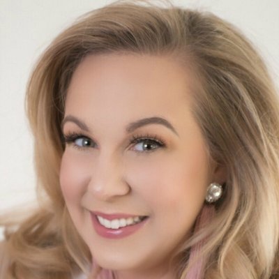 Profile Picture of Elizabeth Herlitz Cortés (@EHCortesSoprano) on Twitter