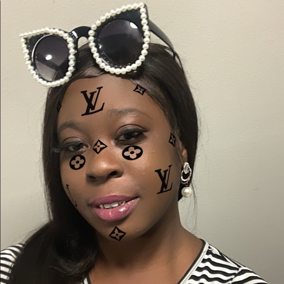 Profile Picture of Shardae Williams (@cocoice) on Poshmark