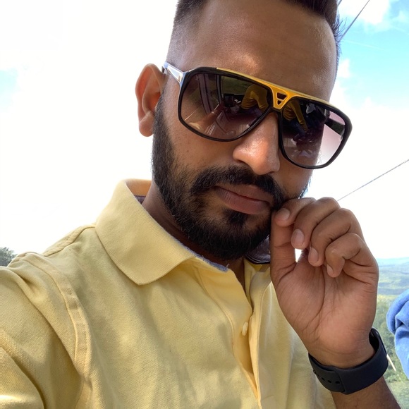 Profile Picture of Rahul Rahul (@rahulswati2644) on Poshmark