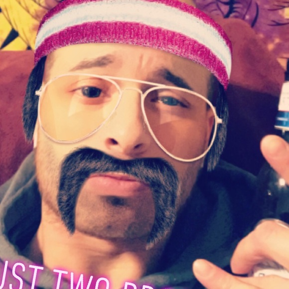 Michael Paet - Poshmark Profile Picture of Michael Paet (@ainokeaboutit) on Poshmark