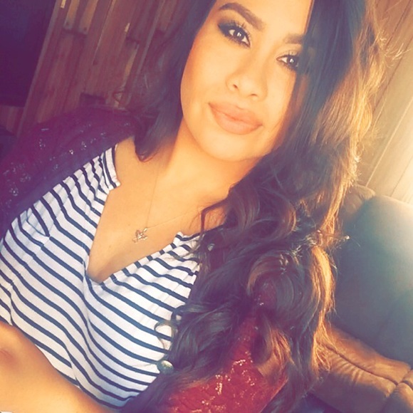 Profile Picture of Cecilia Chavez (@cecilia_aundrea) on Poshmark