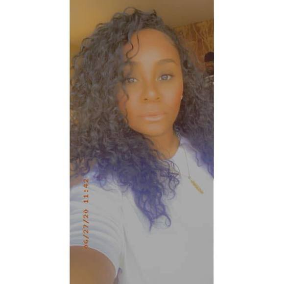 Monae' Stephens - Poshmark Profile Picture of Monae' Stephens (@mszm0o8) on Poshmark