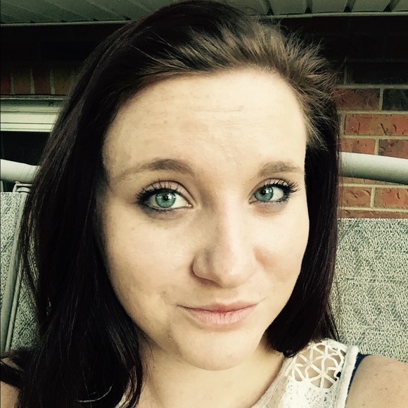 Profile Picture of Hannah Schmale (@hschmale11) on Poshmark