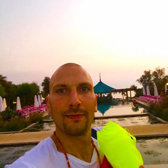 Profile Picture of Jaber Samrout (@jabersamrout) on Poshmark