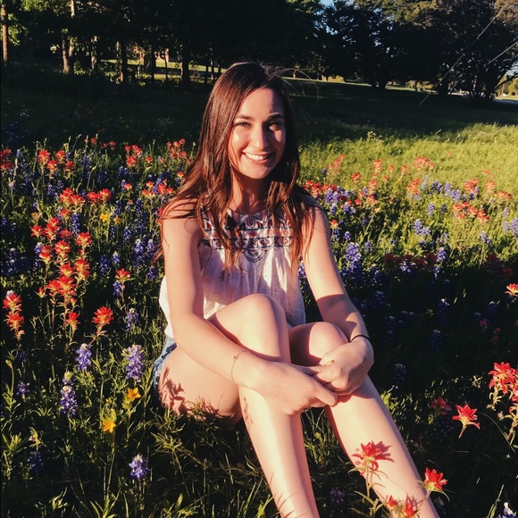 Profile Picture of Katie Wiedemann (@katiewiedemann) on Poshmark