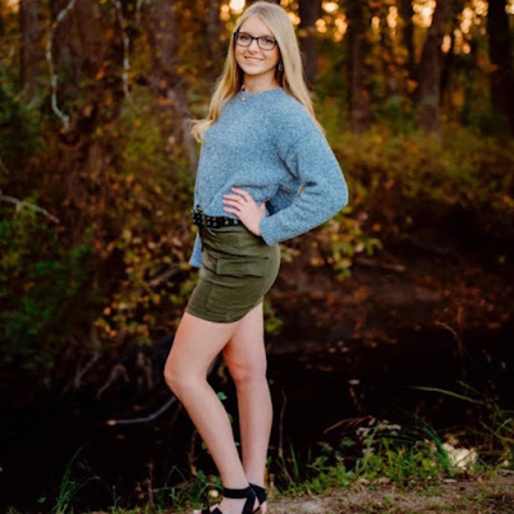 Profile Picture of Kaylee Calcott (@kayleecalcott) on Poshmark