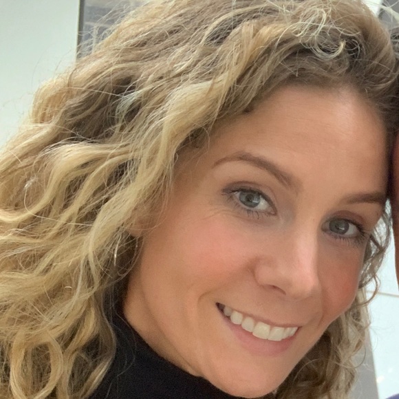 Profile Picture of Clare Duncan (@cderm24) on Poshmark