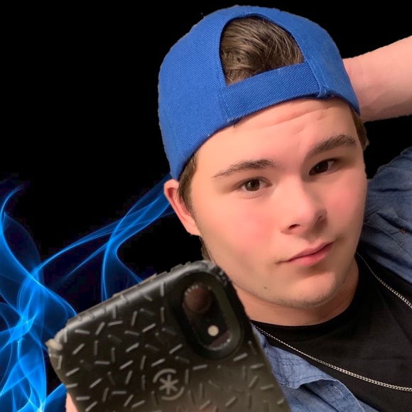 Profile Picture of Luke Alvord (@realluk3) on Poshmark
