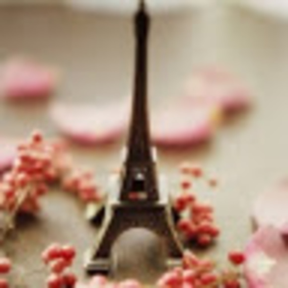 Profile Picture of Shauna Lindheim (@shaunal2024) on Poshmark