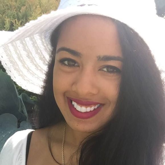 Profile Picture of Robin Lee (@robindlee) on Poshmark