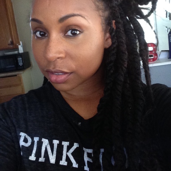 Dani Boyd - Poshmark Profile Picture of Dani Boyd (@daniboyd1987) on Poshmark