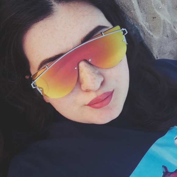 Nana Amiranashvili - Poshmark Profile Picture of Nana Amiranashvili (@nanukaami) on Poshmark