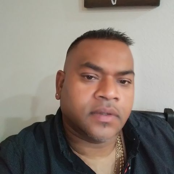 Profile Picture of Stephen Laloo (@stephenlaloo) on Poshmark