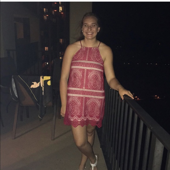 Profile Picture of Amanda Geerlings (@a_geerlings) on Poshmark